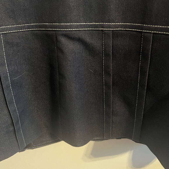 #3037. Julie Mitchell Urban Collection 3-Button Jacket w/Pleats/Pockets. Size M - Picture 8 of 12